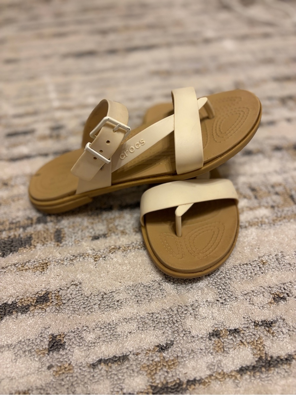 CROCS | Tulum Beige and Tan Strap Sandals size 7